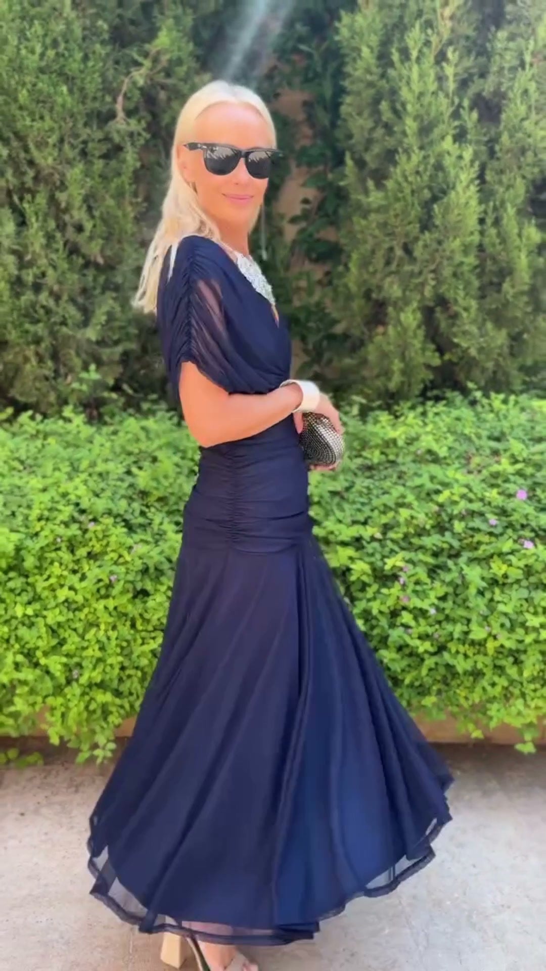 Avery | Azul Marino Elegante
