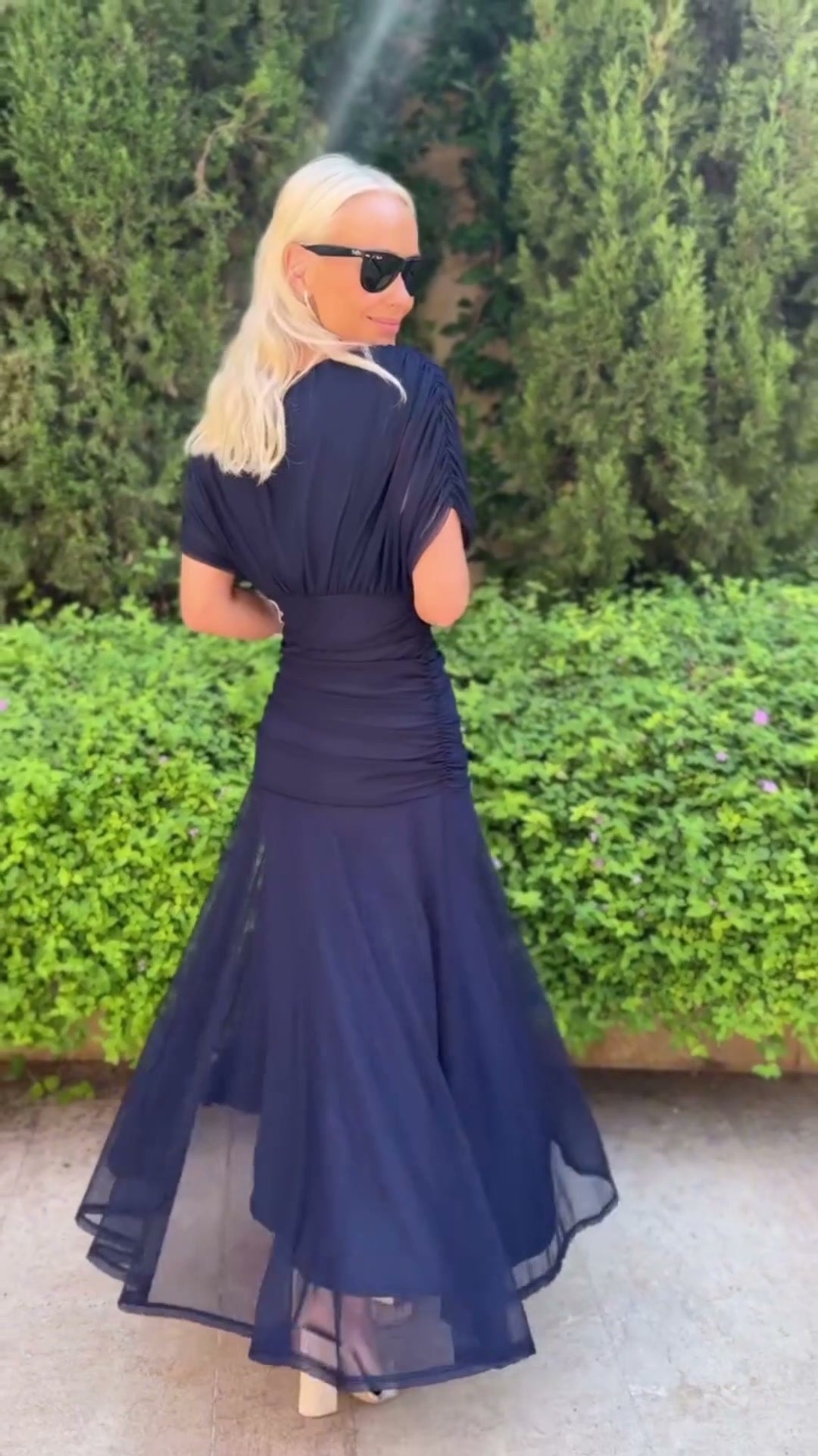Avery | Azul Marino Elegante